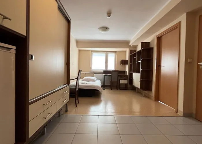 Dom Akademicki Przy Ulicy Nieszawskiej