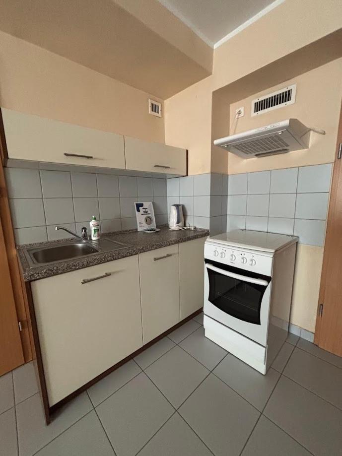 Aparthotel Dom Akademicki Przy Ulicy Nieszawskiej Poznan